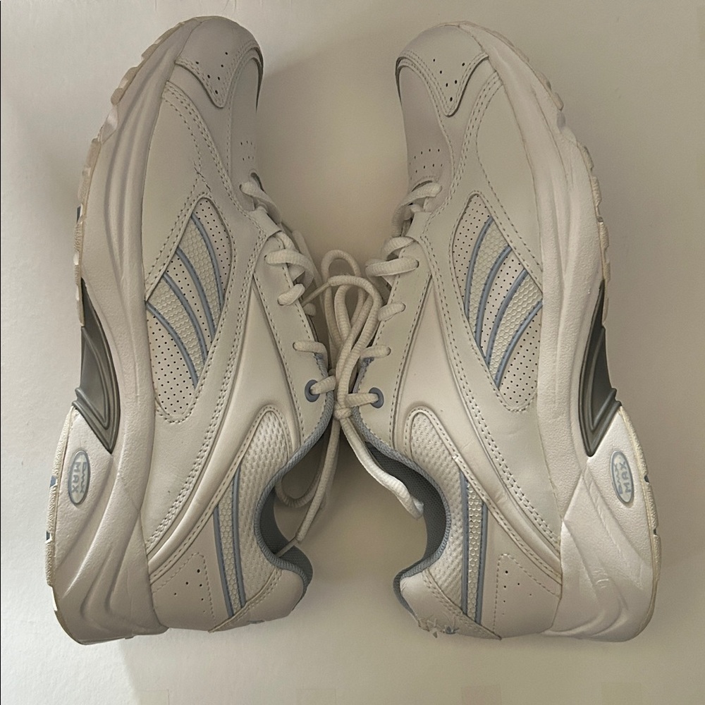 Reebok Tennis Shoes